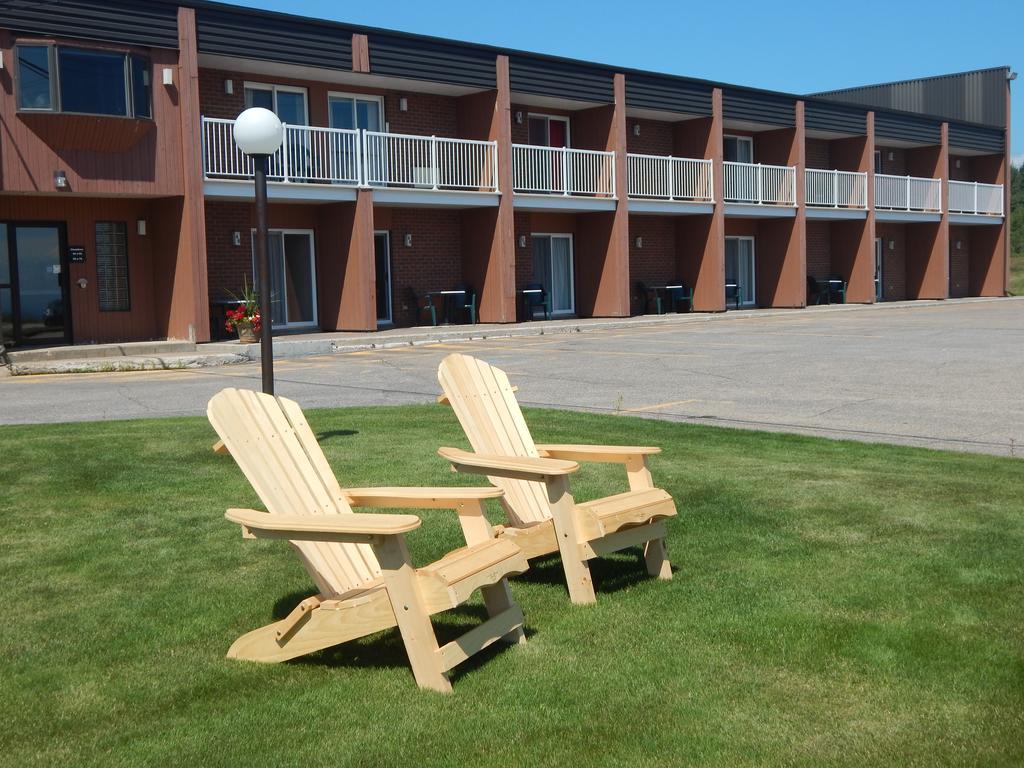 Complexe Hotelier Escoumins Les Escoumins Exterior foto